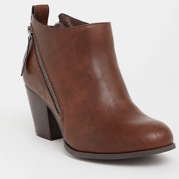 torrid Shoes - Torrid Sz 11 BROWN FAUX LEATHER ZIP BOOTIE (WIDE)